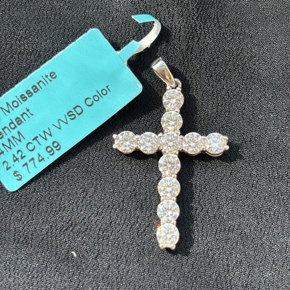 925 Moissanite Cross Pendant 4 mm
